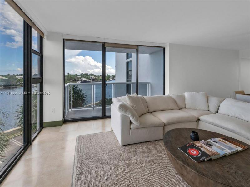 Condo for sale at Waterview 343
