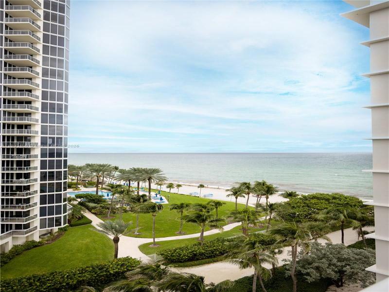 Condo for sale at Aventura Beach Club 720