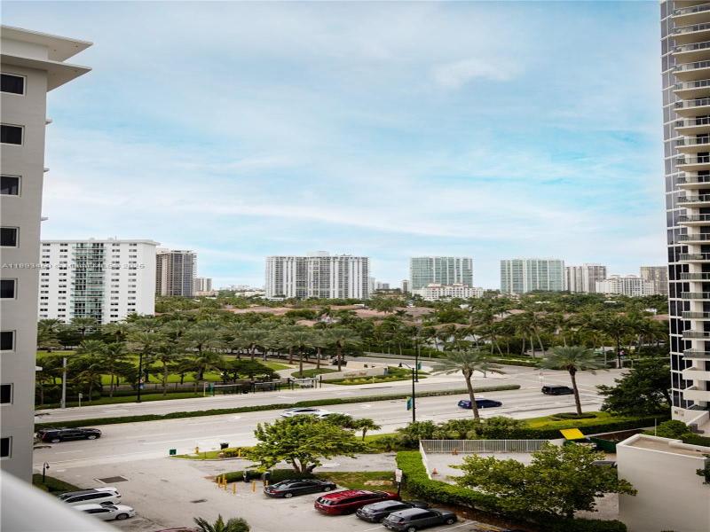 Condo for sale at Aventura Beach Club 720