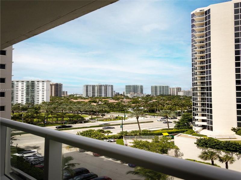 Condo for sale at Aventura Beach Club 720