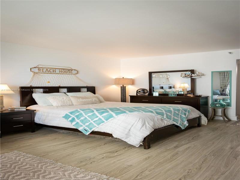 Condo for sale at Aventura Beach Club 720
