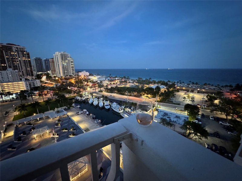 Condo for sale at The Venetian 1415
