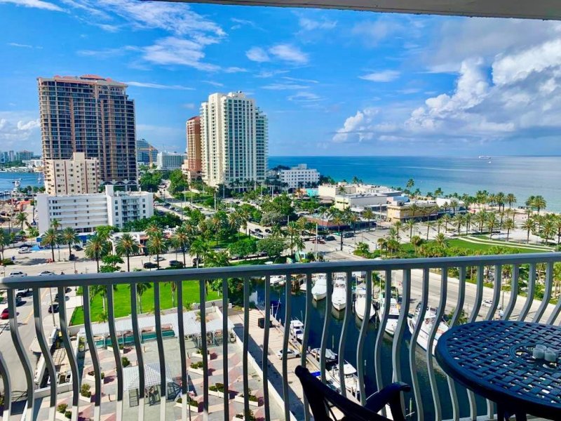 Condo for sale at The Venetian 1415