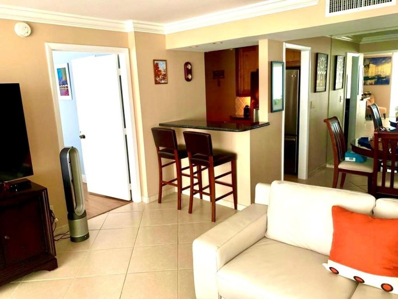 Condo for sale at The Venetian 1415
