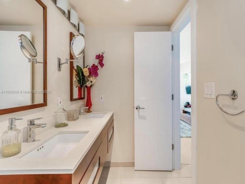 Condo for sale at Berkley South 19H