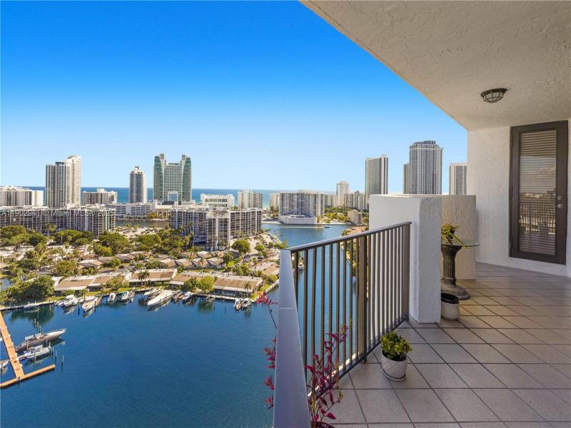 Condo for sale at Anchor Bay Club PH2A