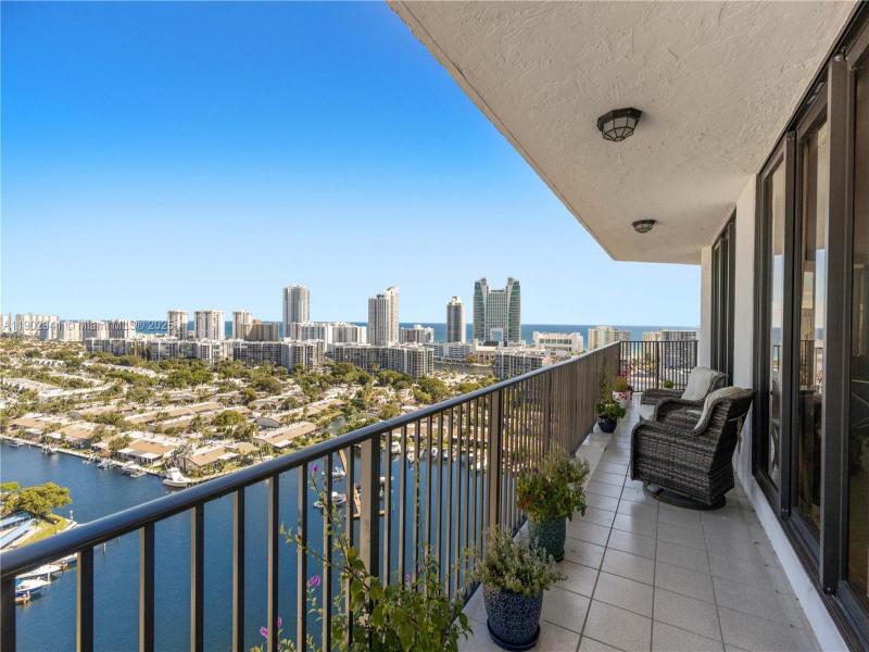 Condo for sale at Anchor Bay Club PH2A