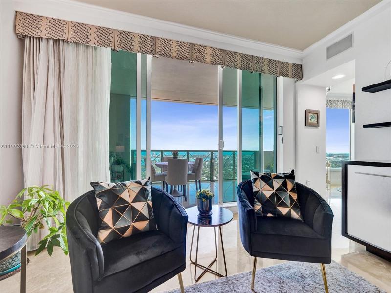 Condo for sale at Las Olas Grand 3703