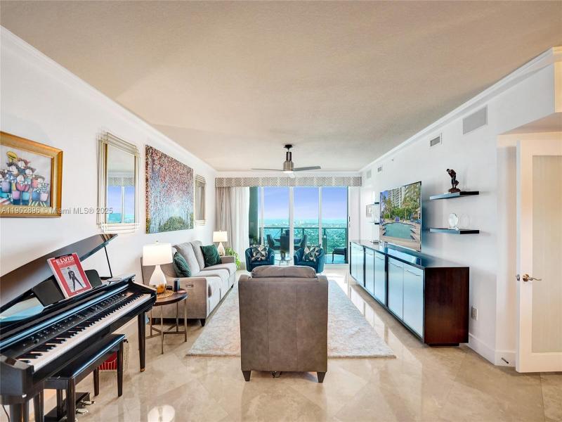Condo for sale at Las Olas Grand 3703