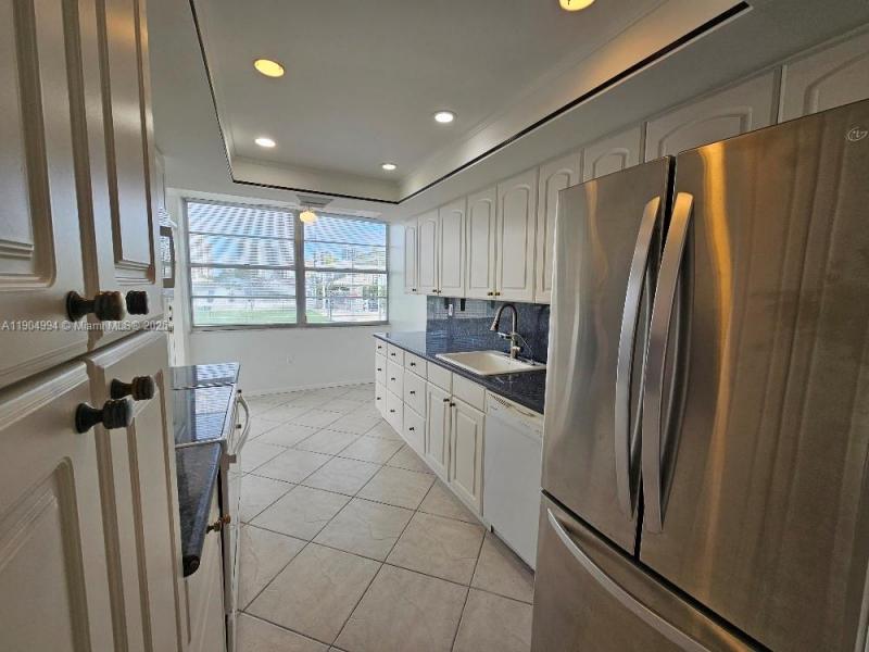 Condo for sale at Del Prado South Tower 204