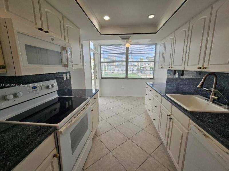 Condo for sale at Del Prado South Tower 204