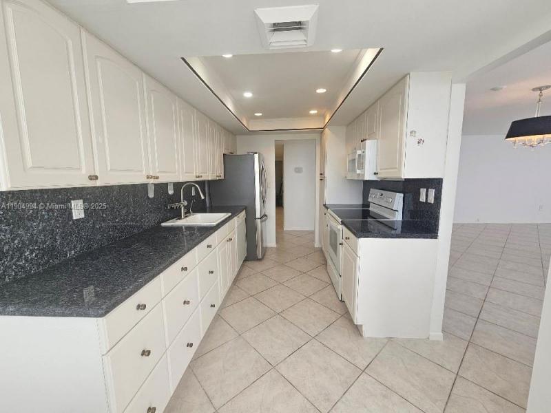 Condo for sale at Del Prado South Tower 204