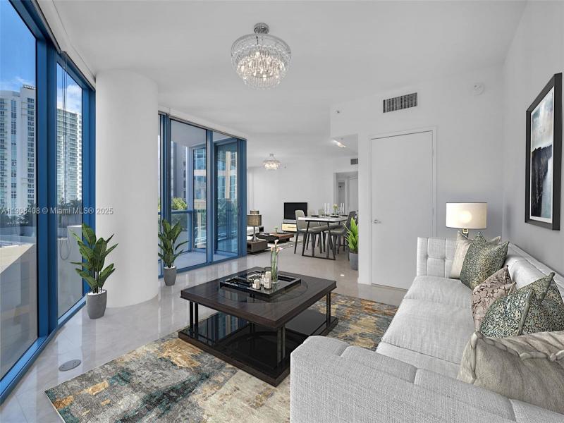 Condo for sale at Las Olas River House 1208