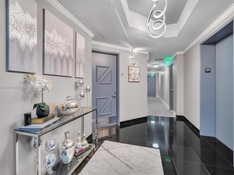 Condo for sale at Las Olas River House 1208