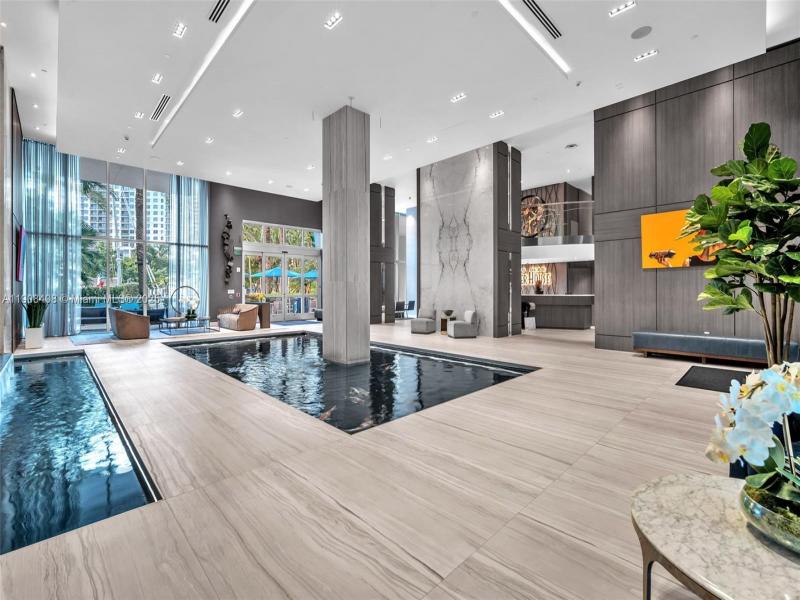 Condo for sale at Las Olas River House 1208