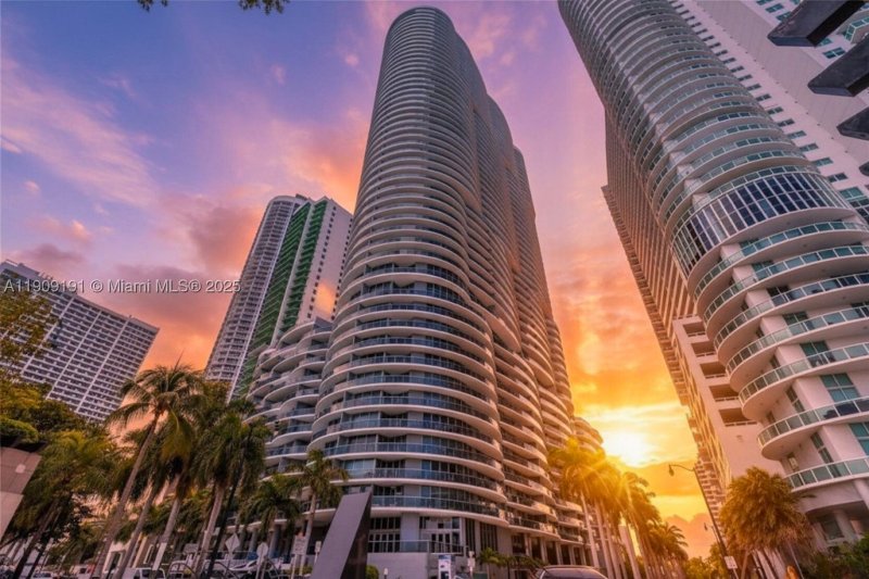 Condo for sale at Aria on The Bay 1209