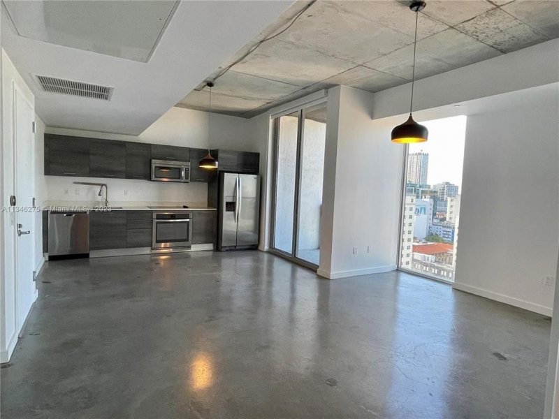 Centro Condo Apt #608