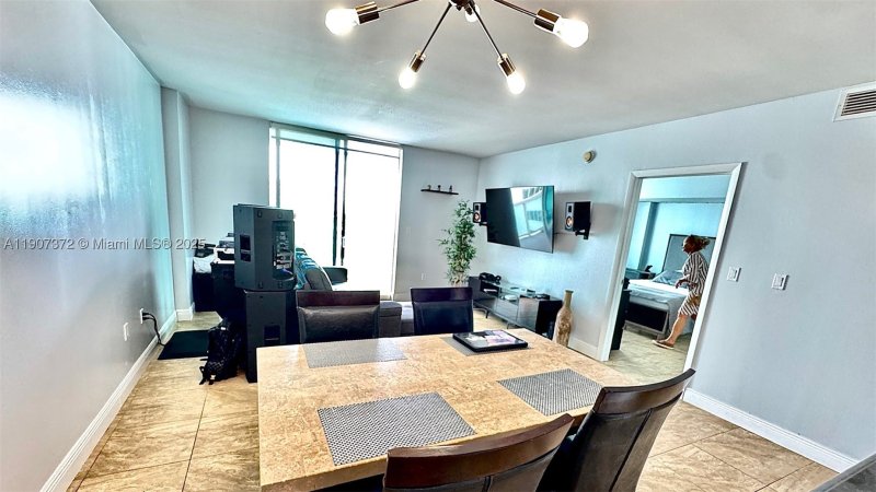 Condo for sale at 1800 Club 1906