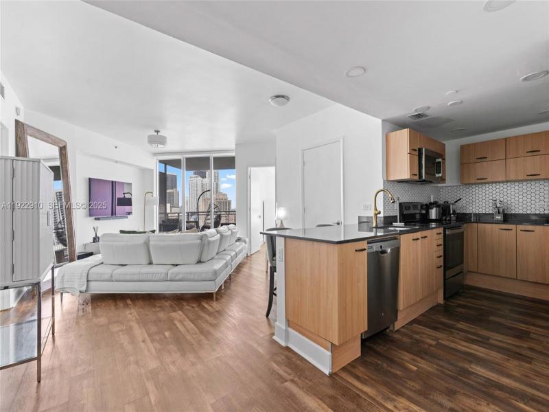 Property photo # 6
