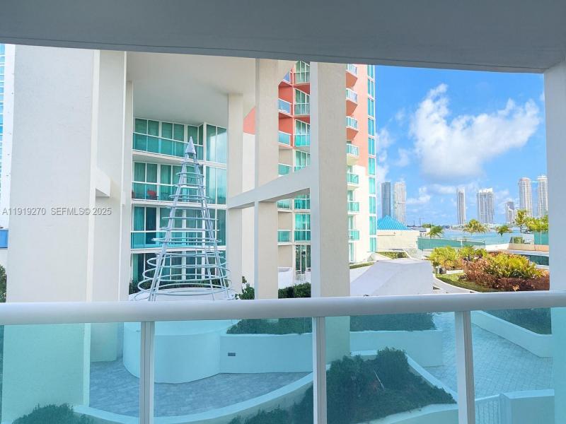Hidden Bay Apt #511