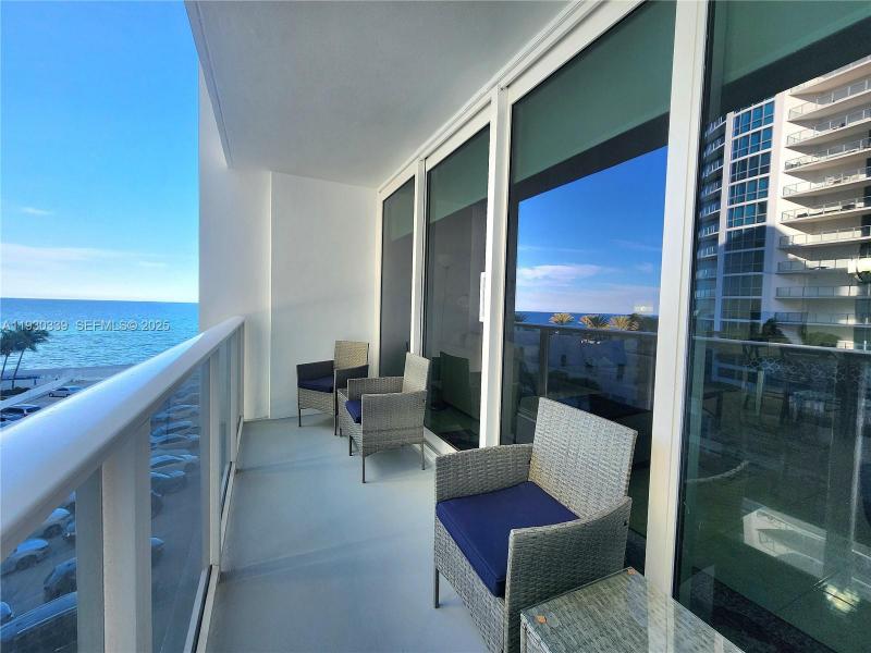 Condo for sale at Alexander Towers 508