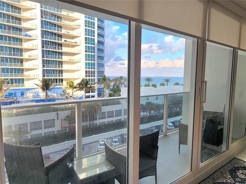 Condo for sale at Alexander Towers 508