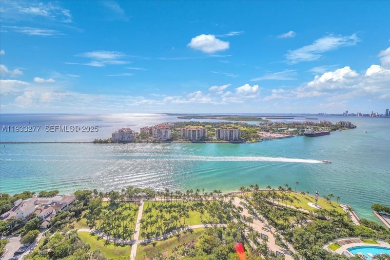 Condo for sale at Portofino Tower 3402