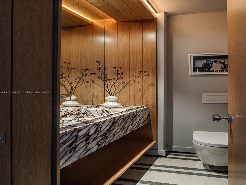 Condo for sale at Belle Towers 6E