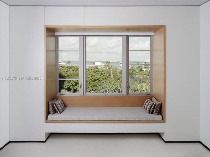 Condo for sale at Belle Towers 6E