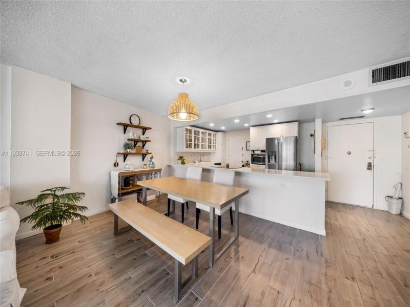 Condo for sale at Hallmark of Hollywood 817