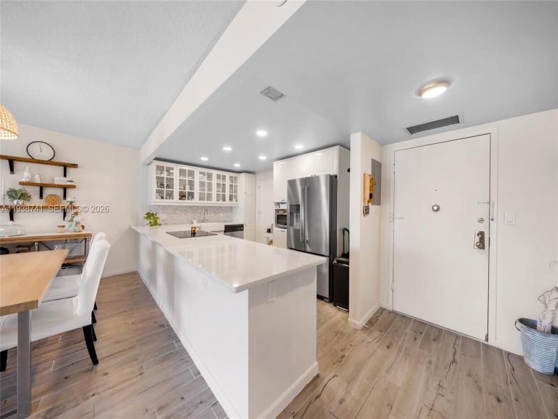 Condo for sale at Hallmark of Hollywood 817