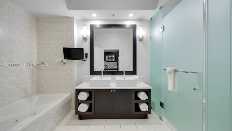 Condo for sale at The Blue Doral 1510