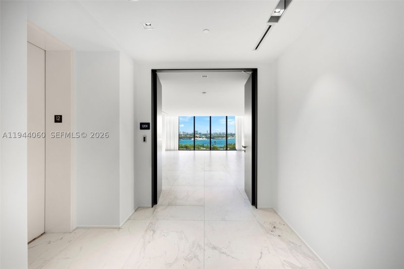 Comprar apartamento en One Thousand Museum TH1201