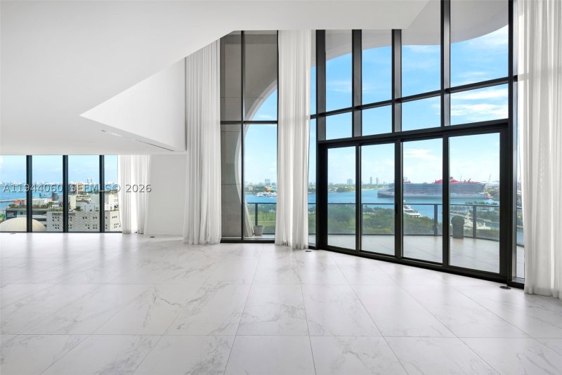 Comprar apartamento en One Thousand Museum TH1201