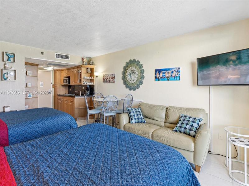 Condo for sale at Aventura Beach Club 612