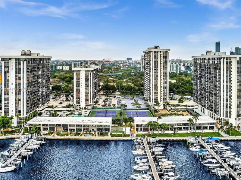 Brickell Place III Apt #A105