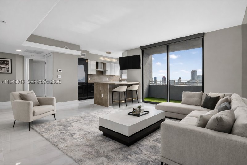 Condo for sale at Waverly 3206
