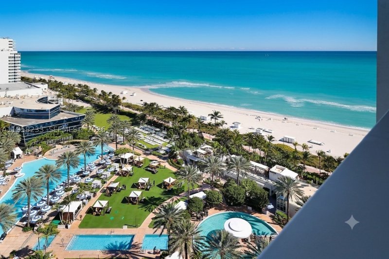 Fontainebleau III Apt #1703