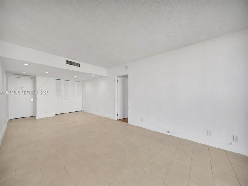 Comprar apartamento no Coronado I 1232