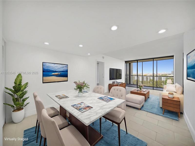 Comprar apartamento no Coronado I 1232
