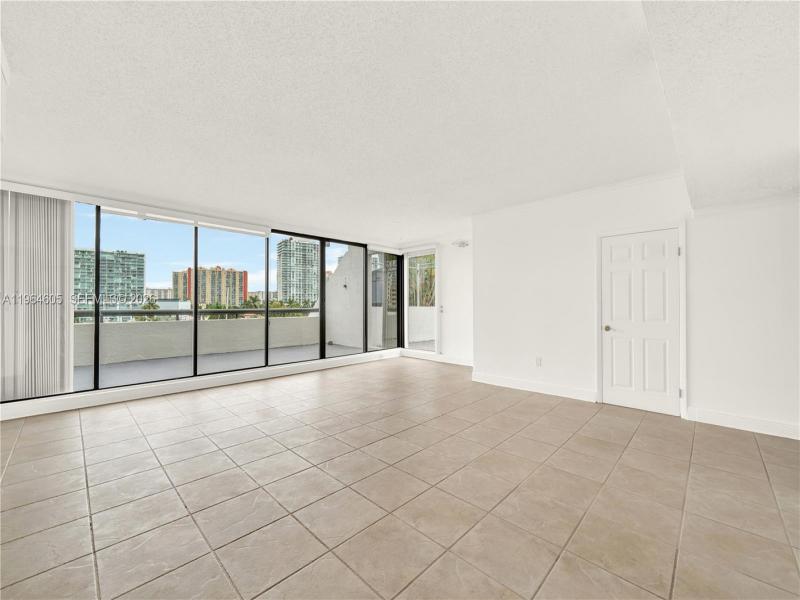 Comprar apartamento en Poinciana Island 1230
