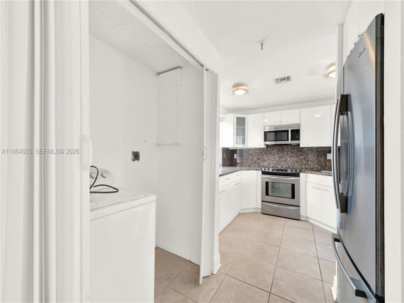 Comprar apartamento en Poinciana Island 1230
