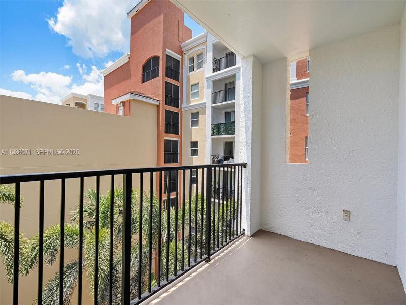 Comprar apartamento en Porto Bellagio 2619