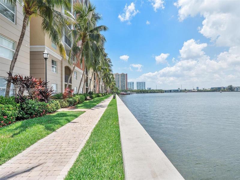 Comprar apartamento en Porto Bellagio 2619