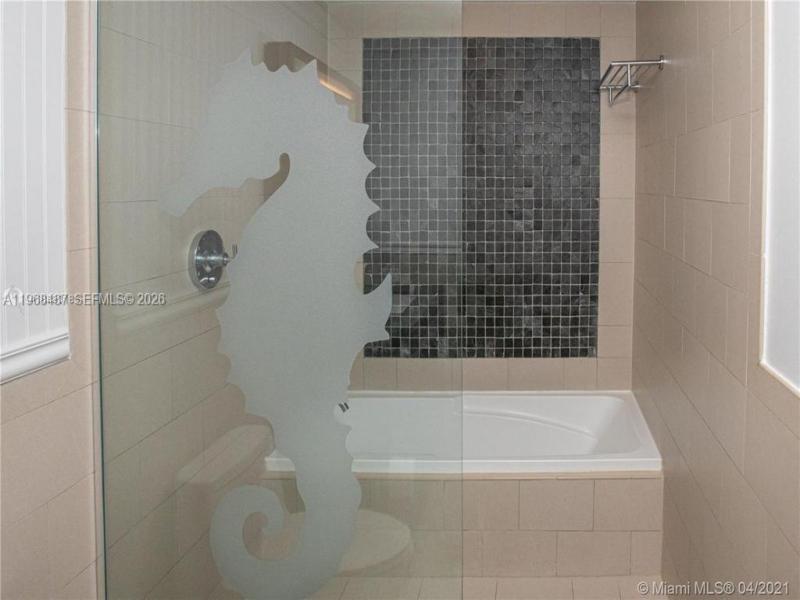 Comprar apartamento en Sole 2406