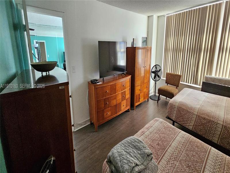Condo for sale at Hallmark of Hollywood 322