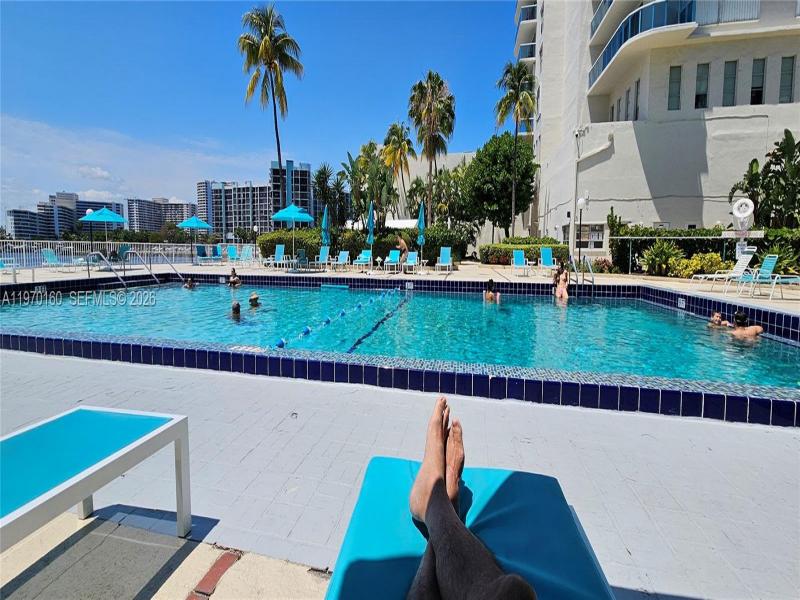 Condo for sale at Hallmark of Hollywood 322