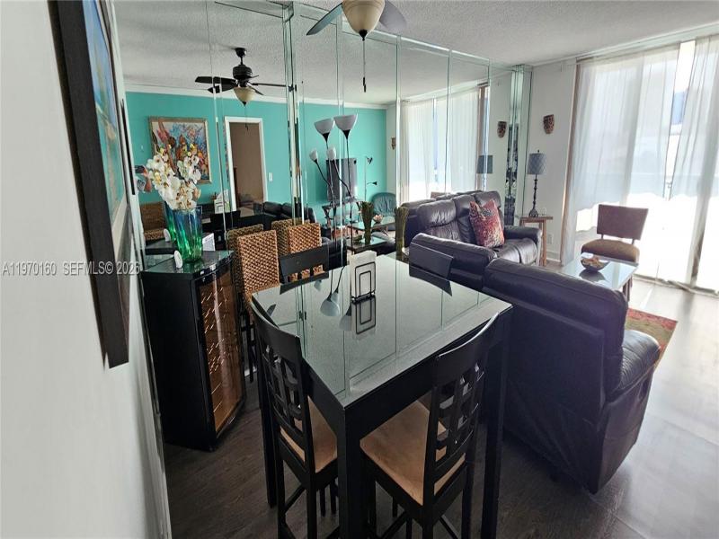 Condo for sale at Hallmark of Hollywood 322