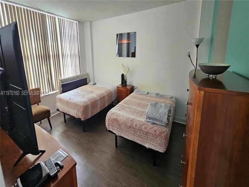 Condo for sale at Hallmark of Hollywood 322