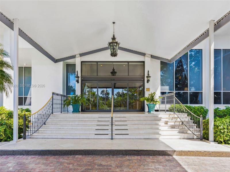Condo for sale at Plaza South 2K
